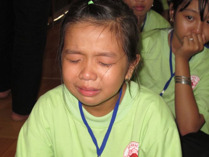 Bến Tre: Cánh thư gửi mẹ tại khóa tu “Thắp sáng niềm tin”