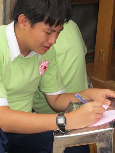 Bến Tre: Cánh thư gửi mẹ tại khóa tu “Thắp sáng niềm tin”