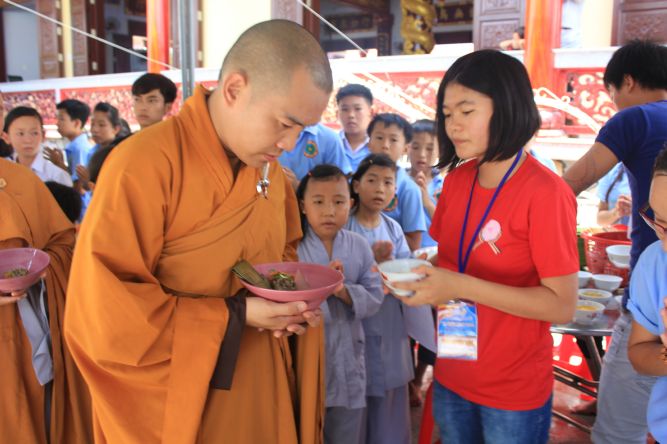 Khánh Hòa: Chùm ảnh Phiên chợ quê hương tại khóa tu “Ơn nghĩa sinh thành”