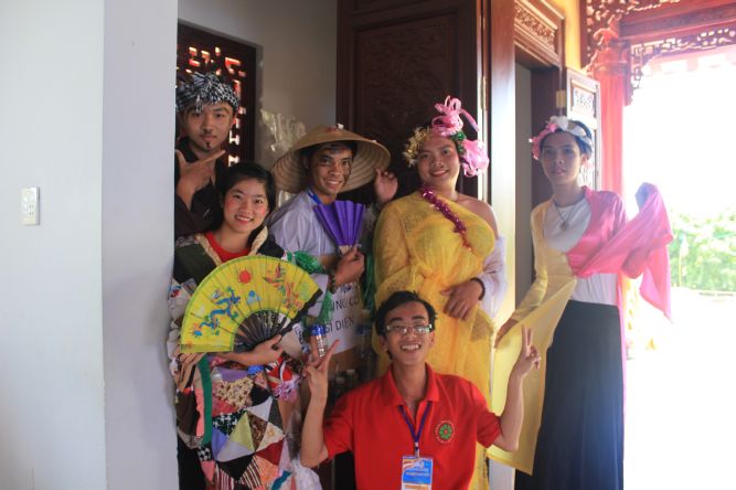 Khánh Hòa: Chùm ảnh Phiên chợ quê hương tại khóa tu “Ơn nghĩa sinh thành”