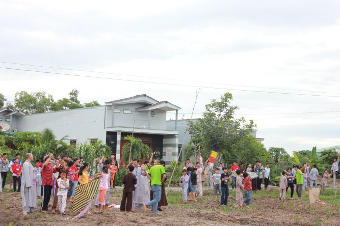 Long An: Cánh diều tuổi thơ tại khóa tu “Sống và Khát vọng”