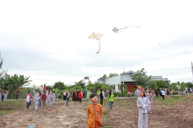 Long An: Cánh diều tuổi thơ tại khóa tu “Sống và Khát vọng”