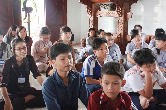Long An: Talkshow “Những nhân vật đáng kính trong cuộc đời” tại khóa tu “Sống và Khát Vọng”