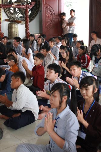 Long An: Talkshow “Những nhân vật đáng kính trong cuộc đời” tại khóa tu “Sống và Khát Vọng”