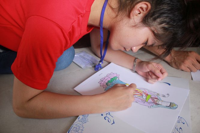 Tiền Giang: Tô tranh và viết lời kinh Phật tại khóa tu “Vươn tới những vước mơ”