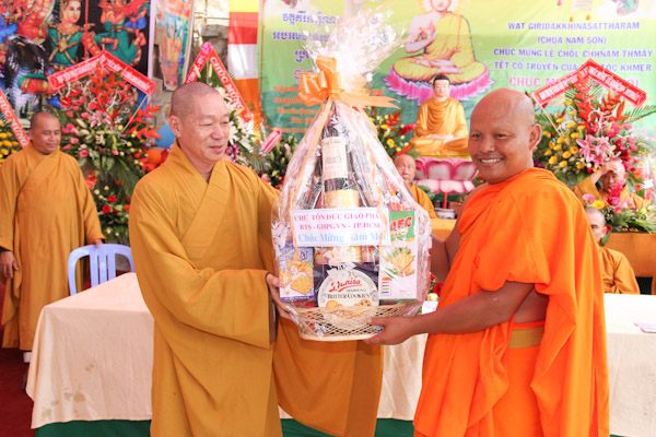 BTVT: Chùa Nam Sơn tổ chức Tết cổ truyền Chôl Chnăm Thmây