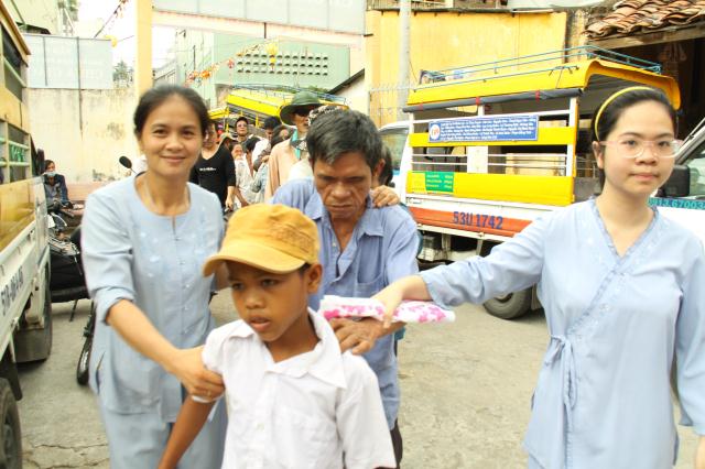 TP. HCM: Chùa Giác Sanh tổ chức khóa tu và phát quà cho 550 người khiếm thị