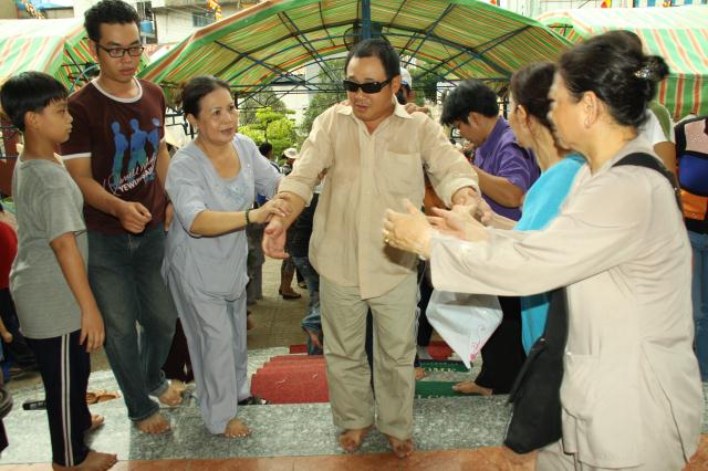 TP. HCM: Chùa Giác Sanh tổ chức khóa tu và phát quà cho 550 người khiếm thị