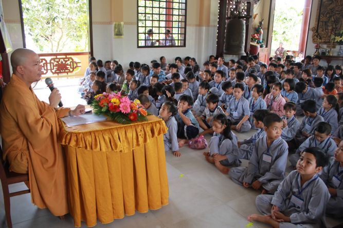 Tiền Giang: Khóa tu “vươn tới những ước mơ” với “Bến đổ đời con”