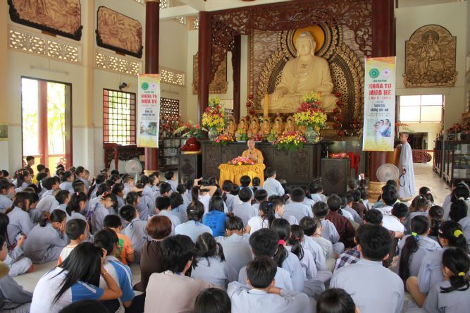 Tiền Giang: Khóa tu “vươn tới những ước mơ” với “Bến đổ đời con”