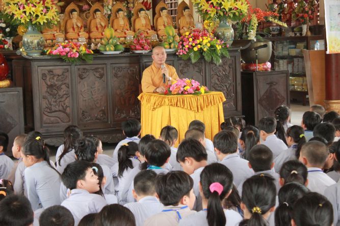 Tiền Giang: Khóa tu “vươn tới những ước mơ” với “Bến đổ đời con”