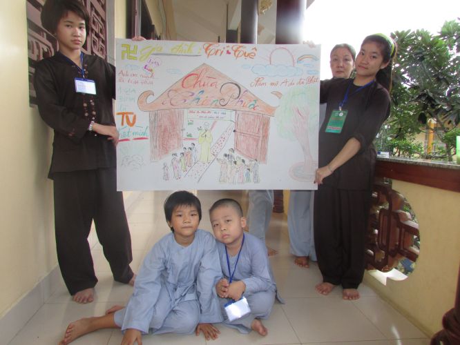 Tiền Giang: Cuộc thi tự họa về gia đình yêu thương tại khóa tu “Vươn tới những ước mơ”
