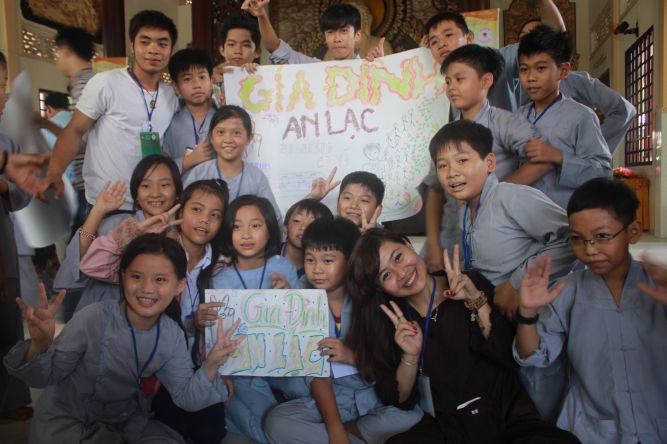 Tiền Giang: Cuộc thi tự họa về gia đình yêu thương tại khóa tu “Vươn tới những ước mơ”
