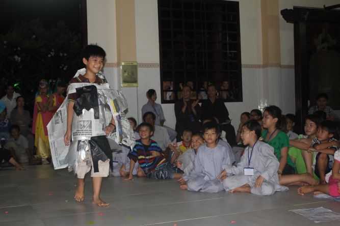 Tiền Giang: Đêm biểu diễn thời trang và văn nghệ tại khóa tu “Vươn tới những ước mơ”