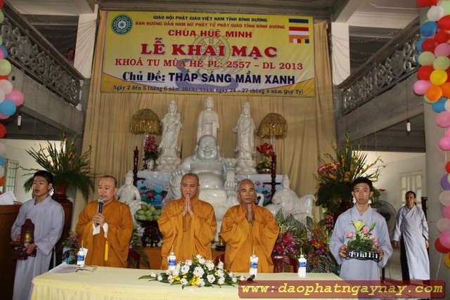 Bình Dương: Khai mạc khóa tu mùa hè lần III: Thắp sáng mầm xanh