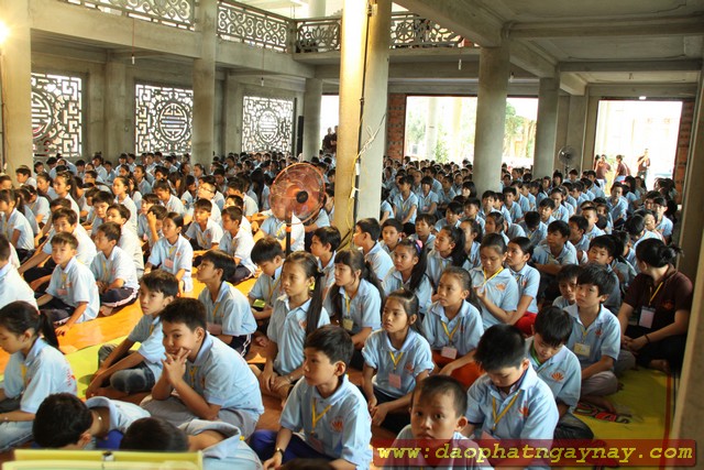 Bình Dương: Khai mạc khóa tu mùa hè lần III: Thắp sáng mầm xanh