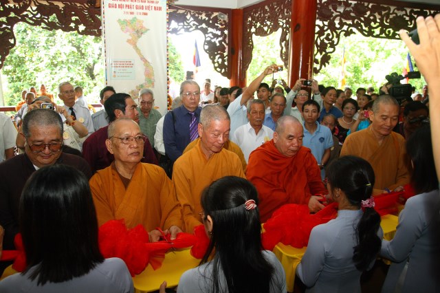 TP.HCM: Chính thức khai mạc các hoạt động triển lãm mỹ thuật đón mừng Phật đản PL 2557