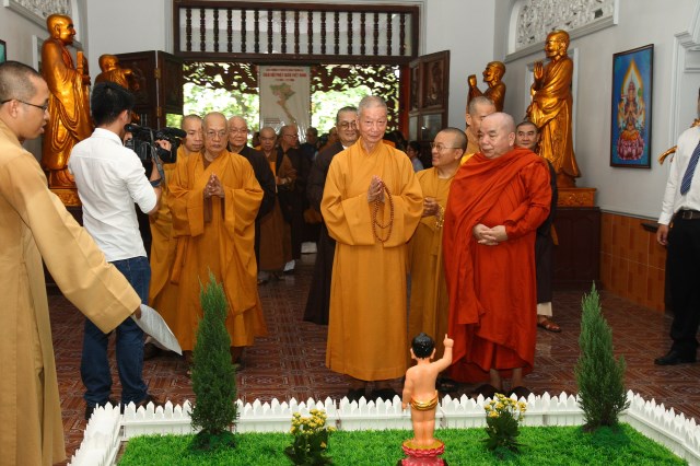 TP.HCM: Chính thức khai mạc các hoạt động triển lãm mỹ thuật đón mừng Phật đản PL 2557