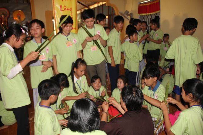 Bến Tre: Chùm ảnh hành trình về nguồn tại khóa tu “Thắp sáng niềm tin”