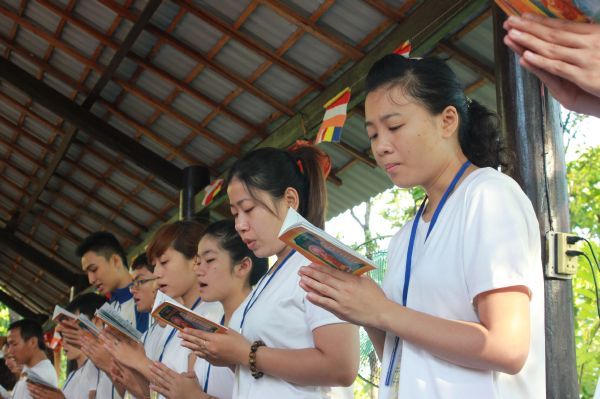 Buôn Mê: Thương màu áo trắng của Thiện Tài Đồng Tử