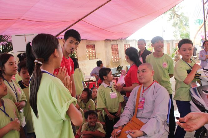 Bến Tre: Chùm ảnh hành trình về nguồn tại khóa tu “Thắp sáng niềm tin”