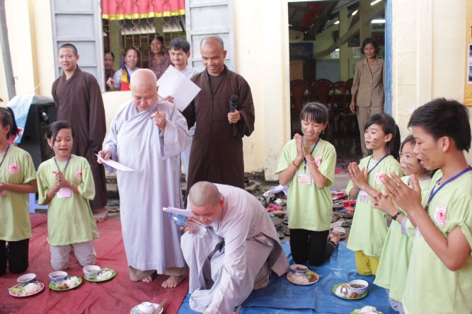 Bến Tre: Chùm ảnh hành trình về nguồn tại khóa tu “Thắp sáng niềm tin”