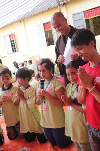 Bến Tre: Chùm ảnh hành trình về nguồn tại khóa tu “Thắp sáng niềm tin”