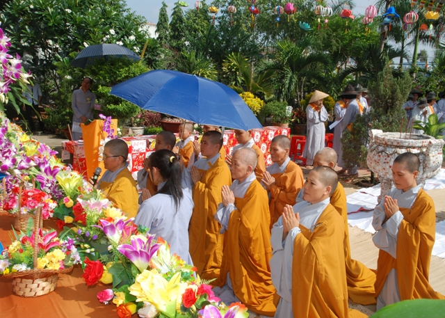 Long An: Lễ Phật đản tại chùa Tôn Vân