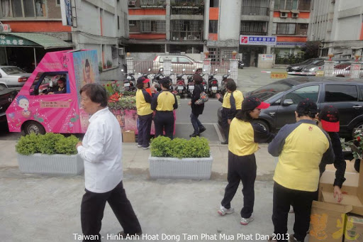 Đài Loan: Chùm ảnh ‘nóng’ chương trình Tắm Phật lưu động