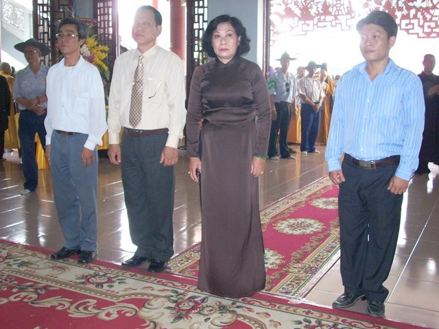 Chùm ảnh: Các đoàn viếng ĐLHT. Thích Từ Nhơn buổi chiều ngày thứ hai 27/4