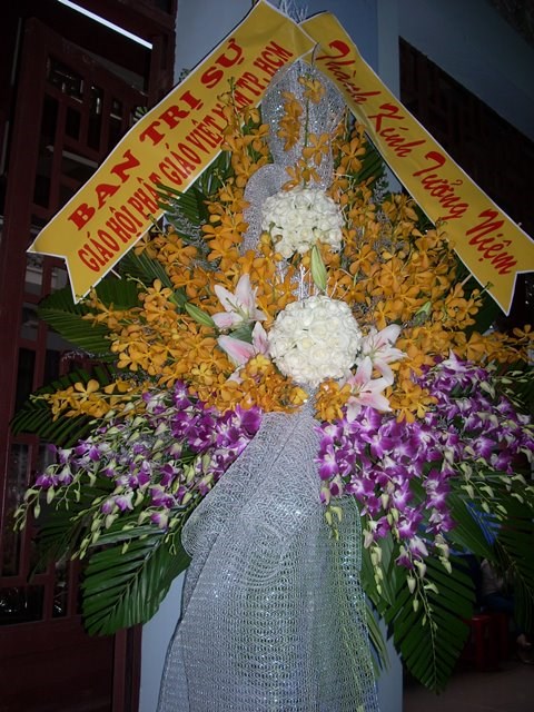 Chùm ảnh: Các đoàn viếng ĐLHT. Thích Từ Nhơn buổi chiều ngày thứ hai 27/4