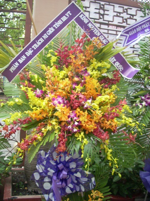 Chùm ảnh: Các đoàn viếng ĐLHT. Thích Từ Nhơn buổi chiều ngày thứ hai 27/4