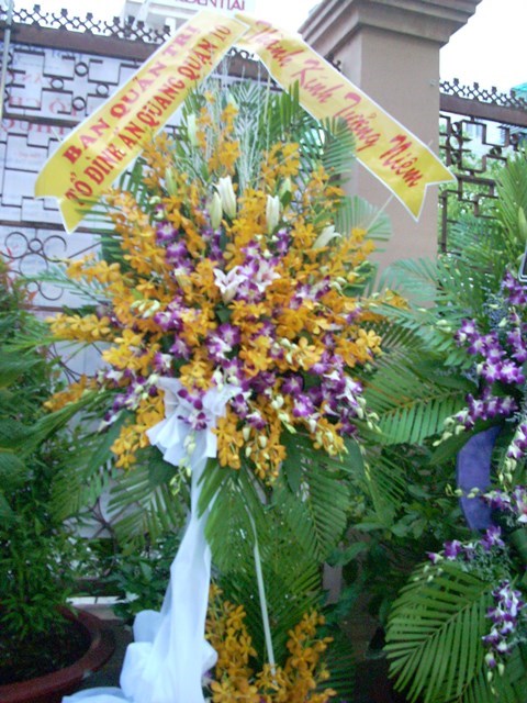 Chùm ảnh: Các đoàn viếng ĐLHT. Thích Từ Nhơn buổi chiều ngày thứ hai 27/4