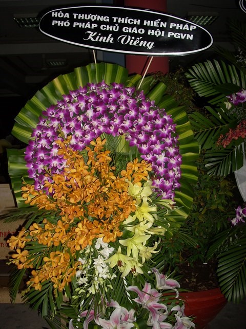 Chùm ảnh: Các đoàn viếng ĐLHT. Thích Từ Nhơn buổi chiều ngày thứ hai 27/4