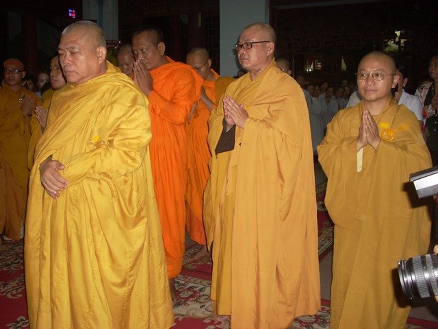 Chùm ảnh: Các đoàn viếng ĐLHT. Thích Từ Nhơn buổi chiều ngày thứ hai 27/4