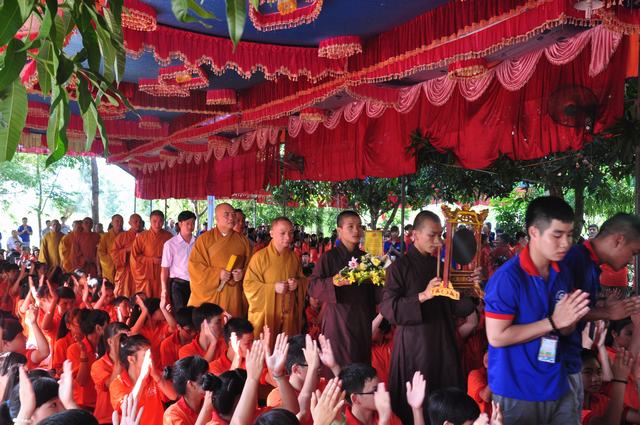 1000 thanh thiếu niên tham dự trại hè sinh hoạt Phật pháp tại Hà Tĩnh
