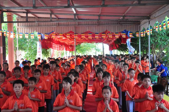 1000 thanh thiếu niên tham dự trại hè sinh hoạt Phật pháp tại Hà Tĩnh