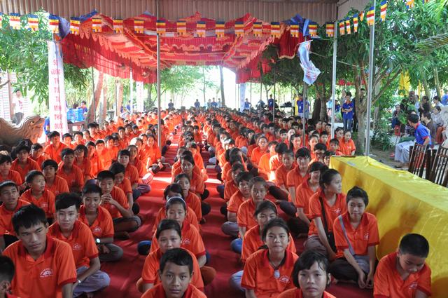 1000 thanh thiếu niên tham dự trại hè sinh hoạt Phật pháp tại Hà Tĩnh