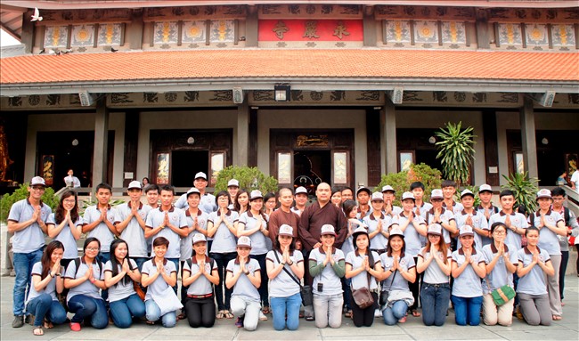 TP.HCM: Diễu hành xe đạp mừng Phật Đản