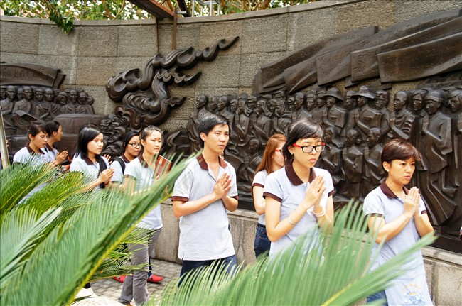 TP.HCM: Diễu hành xe đạp mừng Phật Đản
