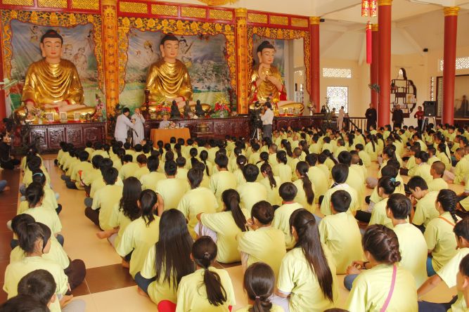 Đồng Tháp: Sư cô Hương Nhũ với pháp thoại “Hiểu và Thương” – Hội trại tuổi trẻ và cuộc sống