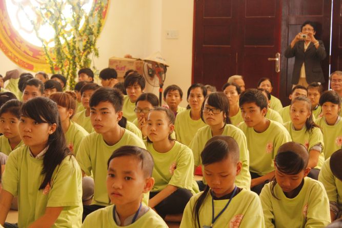 Đồng Tháp: Sư cô Hương Nhũ với pháp thoại “Hiểu và Thương” – Hội trại tuổi trẻ và cuộc sống