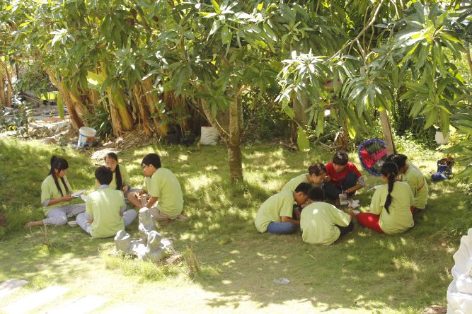 Đồng Tháp: Nghệ thuật tô tượng Phật tại hội trại Hiểu và Thương