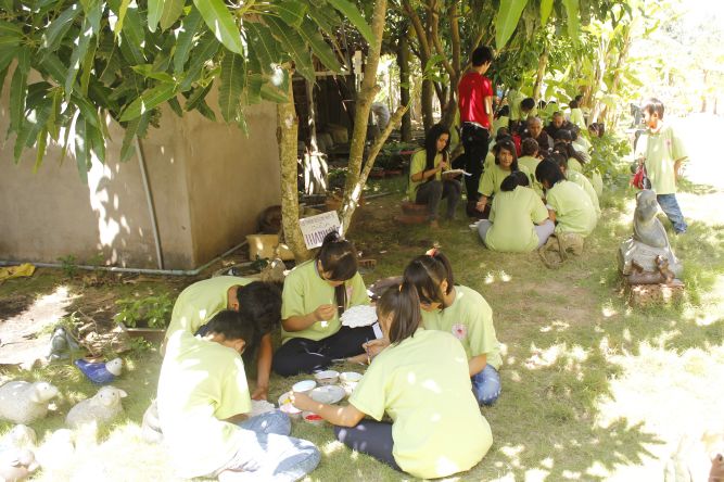 Đồng Tháp: Nghệ thuật tô tượng Phật tại hội trại Hiểu và Thương