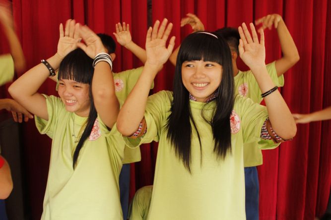 Đồng Tháp: Nghệ thuật tô tượng Phật tại hội trại Hiểu và Thương