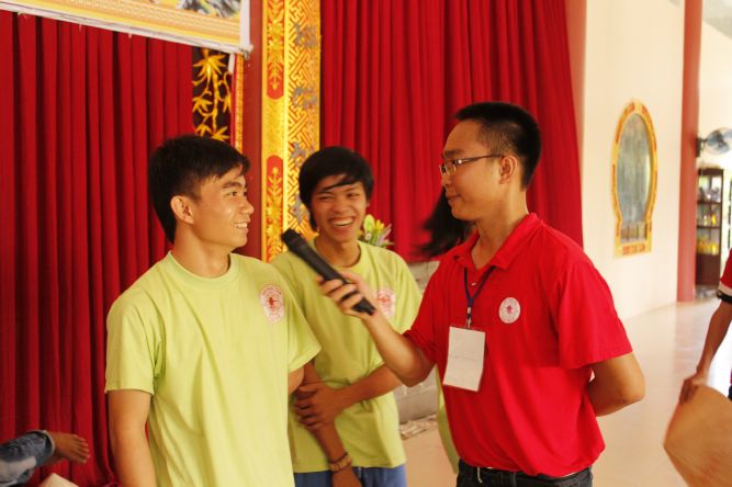 Đồng Tháp: Nghệ thuật tô tượng Phật tại hội trại Hiểu và Thương
