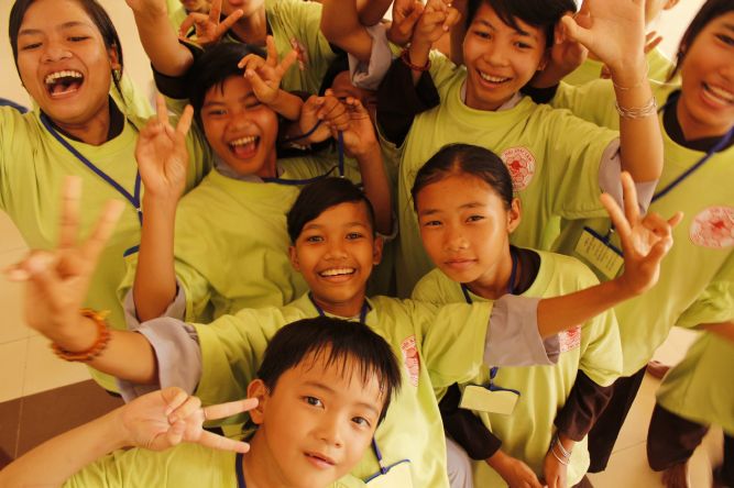 Đồng Tháp: Nghệ thuật tô tượng Phật tại hội trại Hiểu và Thương