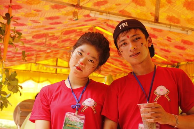 Đồng Tháp: Nghệ thuật tô tượng Phật tại hội trại Hiểu và Thương