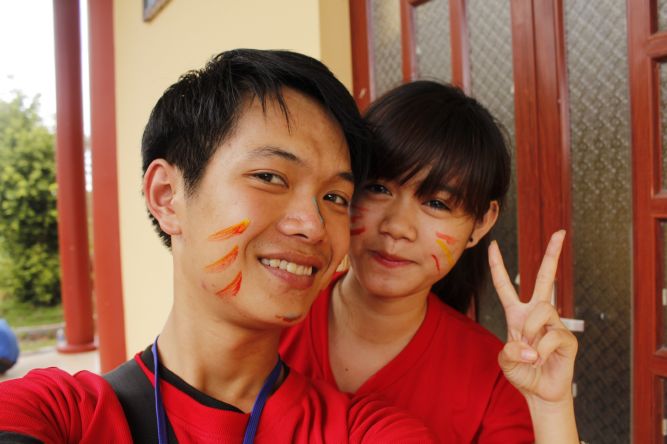 Đồng Tháp: Nghệ thuật tô tượng Phật tại hội trại Hiểu và Thương