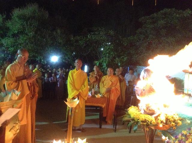 Thiêng liêng đêm tưởng niệm 50 năm Bồ tát Thích Quảng Đức tự thiêu